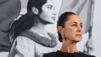 Sheinbaum defiende reconocimiento constitucional de presidenta con 'a'