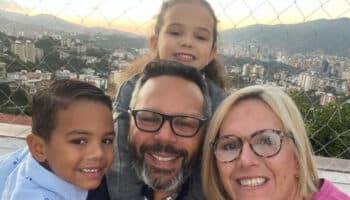 Hija de González Urrutia exige la liberación de su esposo tras cumplir 100 días detenido