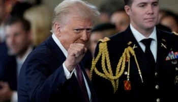 Trump promete rebautizar el golfo de México y "retomar" el Canal de Panamá