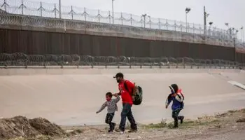 Los migrantes somos el motor que mueve la economía de EU: activista | Video