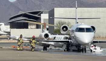 Choque de aviones privados en Arizona deja un muerto y cuatro heridos