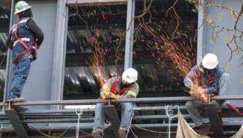 Aranceles del 25% en acero y aluminio impactarán en precio de productos y construcción: ICC México | Video