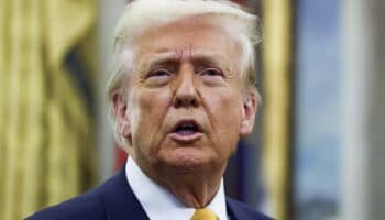 Aranceles a los automóviles procedentes de México y Canadá 'podrían subir', advierte Trump