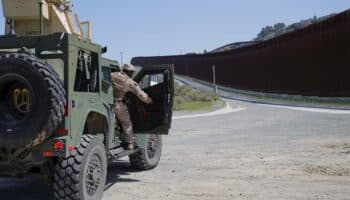 Militares de EU recorrerán frontera con México en vehículos artillados: Esquivel | Video