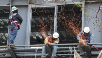 Actividad económica de México cayó un 0.9% interanual en agosto