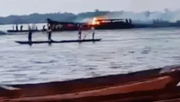 Video | Al menos 148 personas mueren tras incendiarse un barco en el Congo