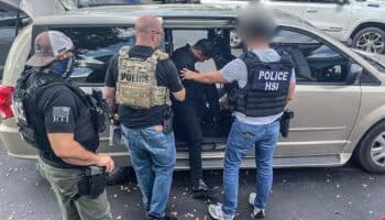 Gobierno de Trump difunde lista de detenidos en redadas de LA; hay 6 mexicanos