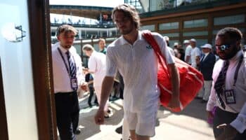 Wimbledon 2025: Tsitsipas, se retira; Medvedev, eliminado; Sabalenka, avanza | Video