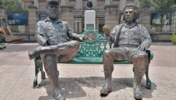 'Ilegal': CDMX critica remoción de estatuas de Fidel Castro y el 'Che'