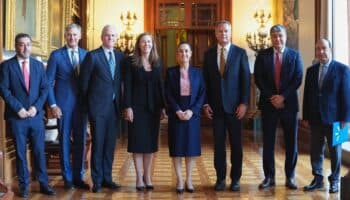 Walmart se compromete a formar parte del 'Plan México': Sheinbaum