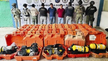 Detienen a dos 'piratas' por asalto a plataforma de Pemex en la Sonda de Campeche