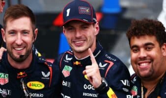 F1: Verstappen se impone en Bakú y Piastri se estrella