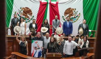 Aristegui en Vivo: Aprueban Presupuesto 2026; Grecia Quiroz asume alcaldía de Uruapan; Corte cuestiona aranceles de Trump (06/11/2025)