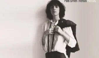 50 años de ‘Horses’, el disco de Patti Smith que redefinió el punk (Reseña)