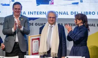 "O sobrevivimos juntos, o desaparecemos juntos": Amin Maalouf, en la FIL Guadalajara