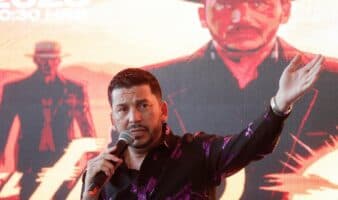 Revocación de visas de EE.UU. a músicos 'es vigente y no nos alegra', dice el cantante mexicano 'El Flaco' Franco