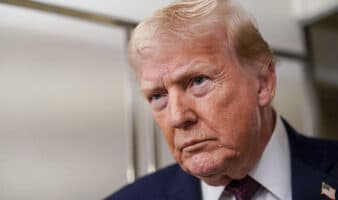 Trump afirma que Irán 'quiere negociar', aunque no descarta actuar antes de una reunión