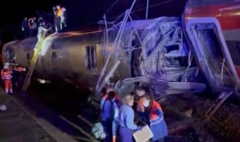 Ya son 21 los muertos por descarrilamiento de trenes en España