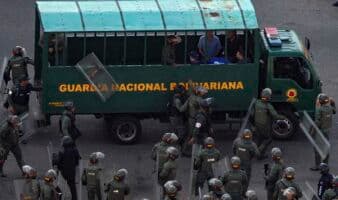 Venezuela libera a estadounidenses detenidos y reporta 400 excarcelaciones en total