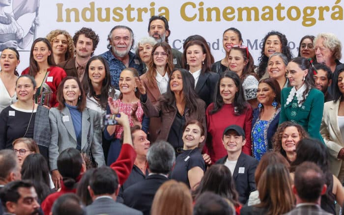 Aristegui en Vivo: Marx Arriaga se 'atrinchera' en la SEP; Delgado le ofreció embajada; anuncian incentivos para el cine (16/02/2026)