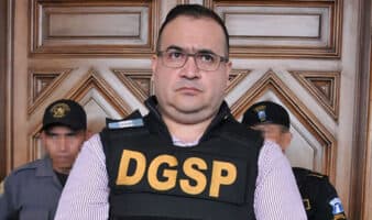 Vinculan a proceso a Javier Duarte por presunto peculado; seguirá en prisión