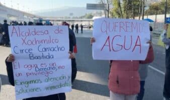 Bloqueo en la autopista México-Cuernavaca genera afectaciones viales; manifestantes exigen suministro de agua