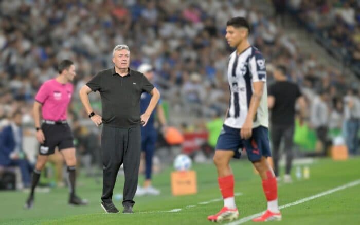 Rayados anuncia la salida de su DT tras malos resultados