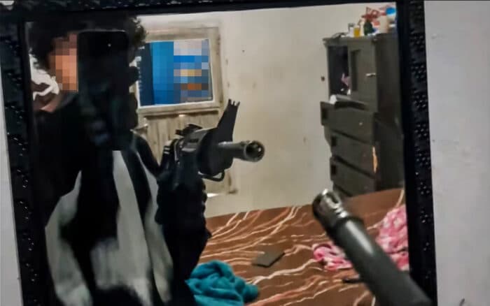 Aristegui en Vivo: Caso de estudiante que mató profesoras en Michoacán sacude al país; avanza 'Plan B' sin el PT (25/03/2026)