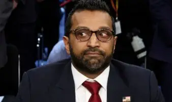 Piratas informáticos proiraníes divulgan cientos de documentos e imágenes privadas del director del FBI