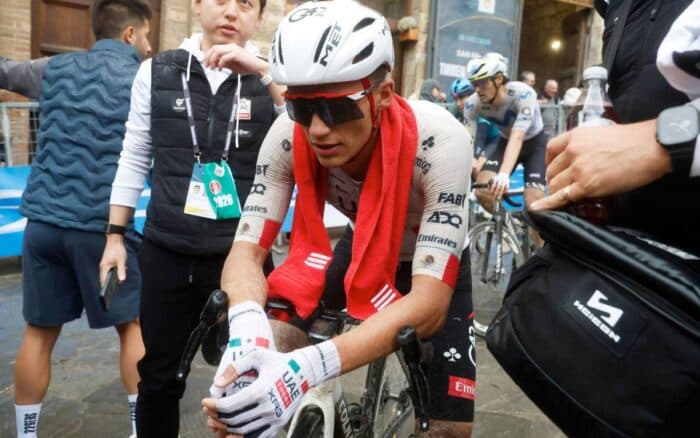 Isaac Del Toro se retira de la Vuelta 3 al País Vasco tras sufrir una caída | Video