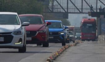 Contingencia ambiental continúa; estos autos no circulan el domingo 26 de abril