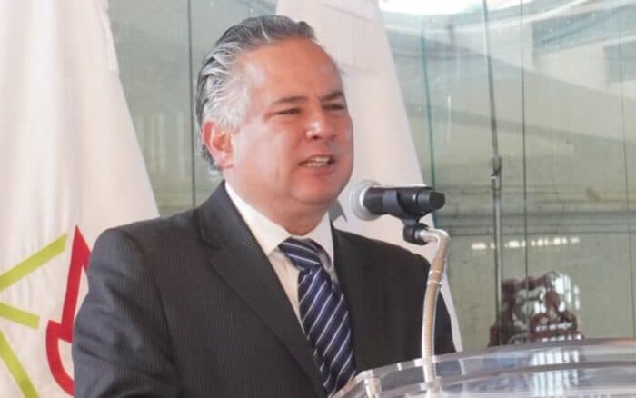 Desbandada en Economía: se van Santiago Nieto y otros 6 a realizar campaña política