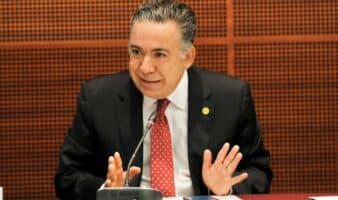 Inzunza pide licencia, a casi un mes de que EE.UU. presentó cargos por narco
