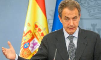 Imputan al expresidente español Zapatero por tres delitos en caso de rescate de compañía aérea