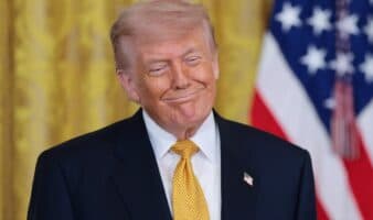 Nuevo revés a Trump | Tribunal de Comercio declara ilegal el arancel global del 10%