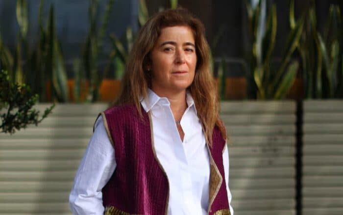 Catalina Gómez Ángel, la voz colombiana en las guerras del mundo, recibe el Reconocimiento a la Excelencia del Premio Gabo