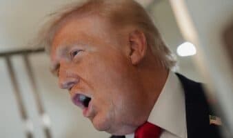 Trump anuncia ataques contra Irán por burlarse de EE.UU. con el acuerdo de paz