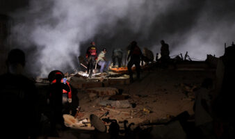 'Permiso para salvar vidas': protestan rescatistas por controles para acceder a zona de desastre tras terremotos en Venezuela