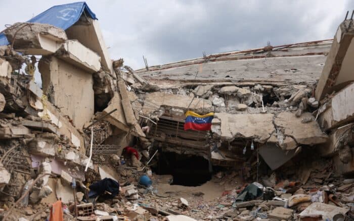 Suman 3 mil 899 los muertos tras terremotos en Venezuela