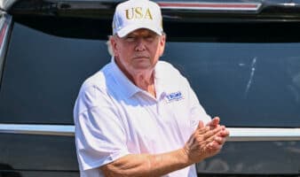 Interceptan dos aviones tras violar el espacio aéreo cerca del club donde estaba Trump
