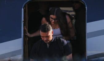 Flávio Bolsonaro llega a Miami tras huir de Brasil después de perder las elecciones