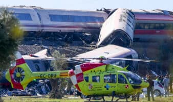 Lo mejor de Aristegui en Vivo: Empieza purga en el INE; EE.UU. dará refugio a Flávio Bolsonaro; chocan trenes de alta velocidad en España (28/10/2026)
