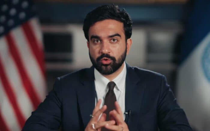 'No están solos': Alcalde de Nueva York explica en español a inmigrantes cómo actuar ante agentes de ICE