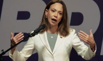 Machado dice que la transición es 'irreversible', ofrece garantías y habla de Comisión de la Verdad